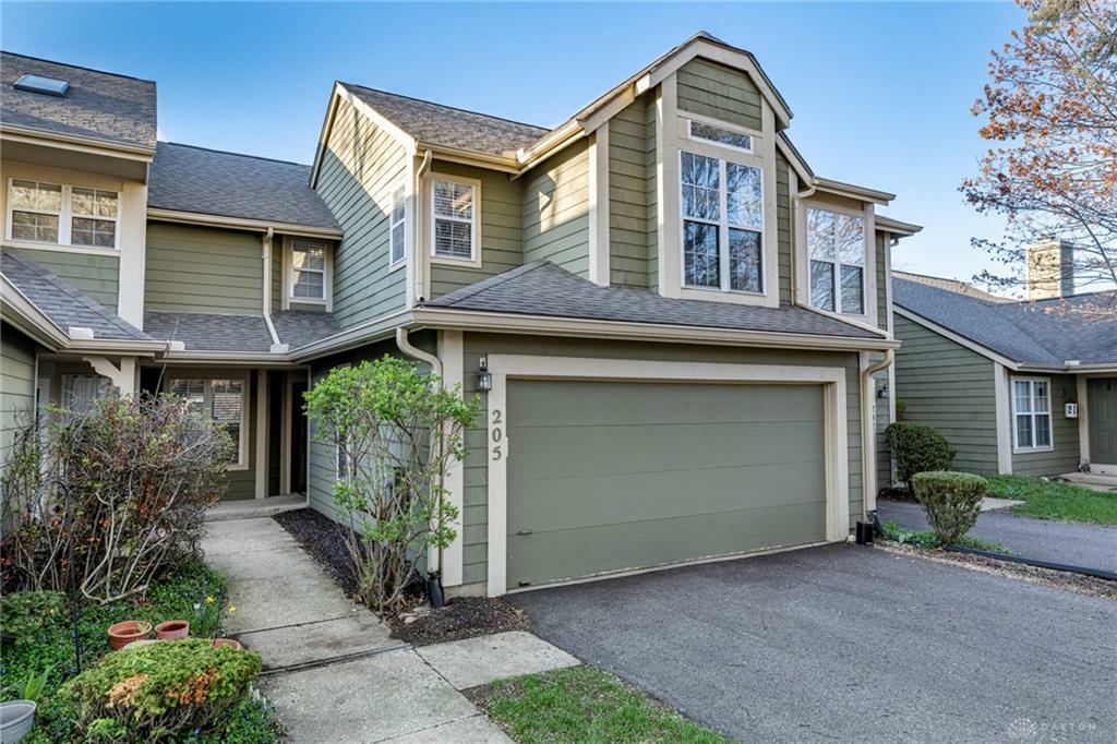 Property Photo: 205 Queens Crossing OH 45458