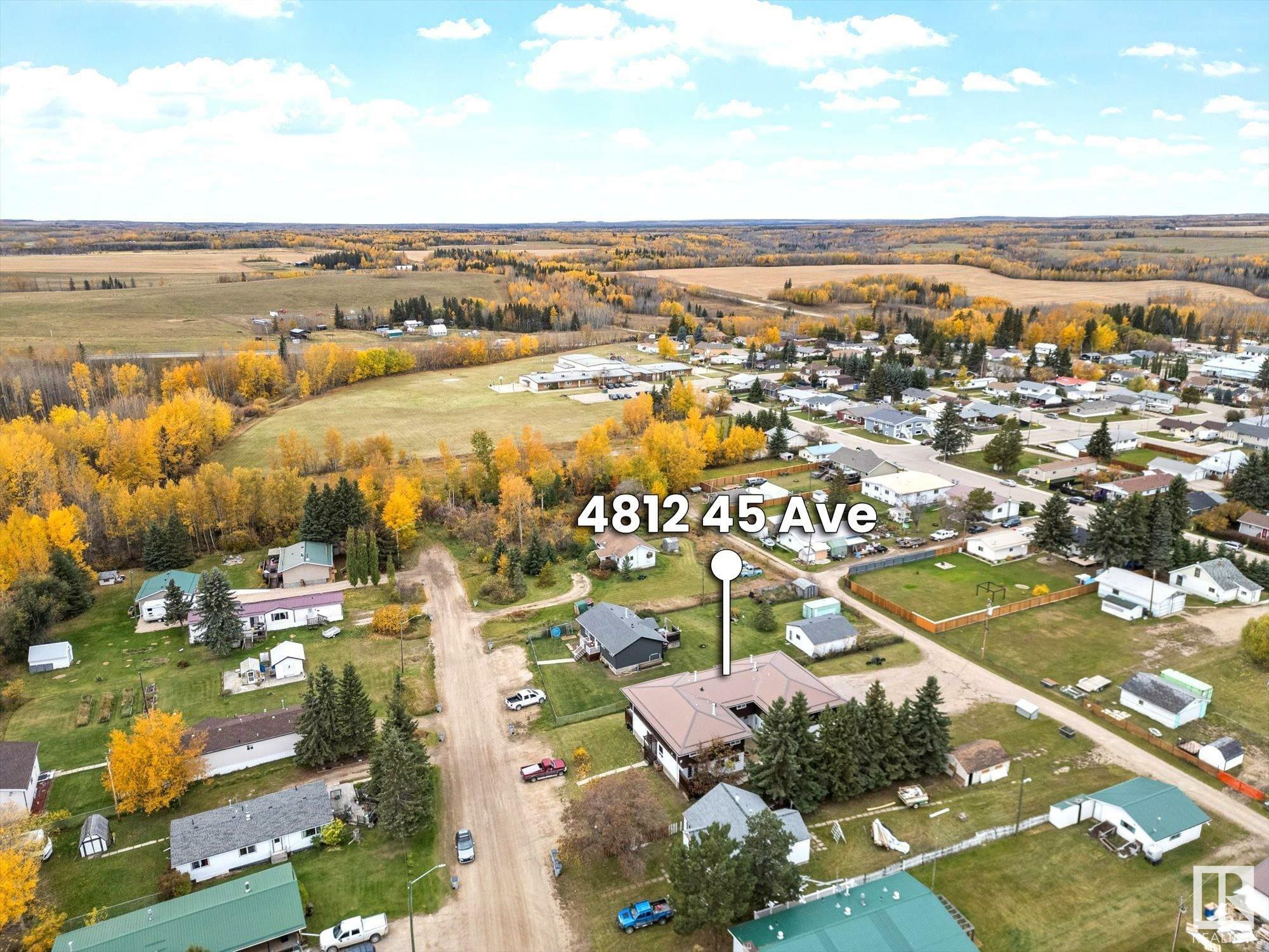 Property Photo: 4812 45 Avenue AB T0E 0T0