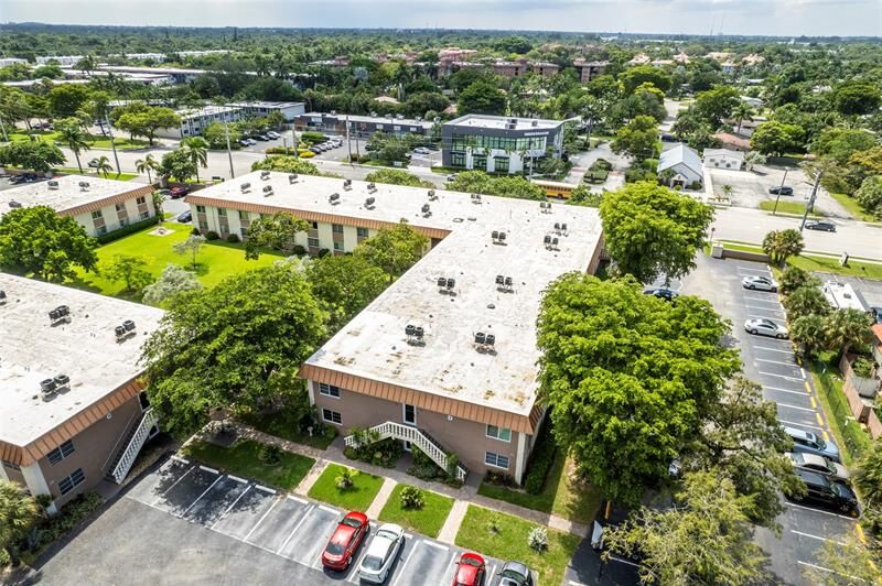 Property Photo: 1950 N Andrews Ave 210D FL 33311