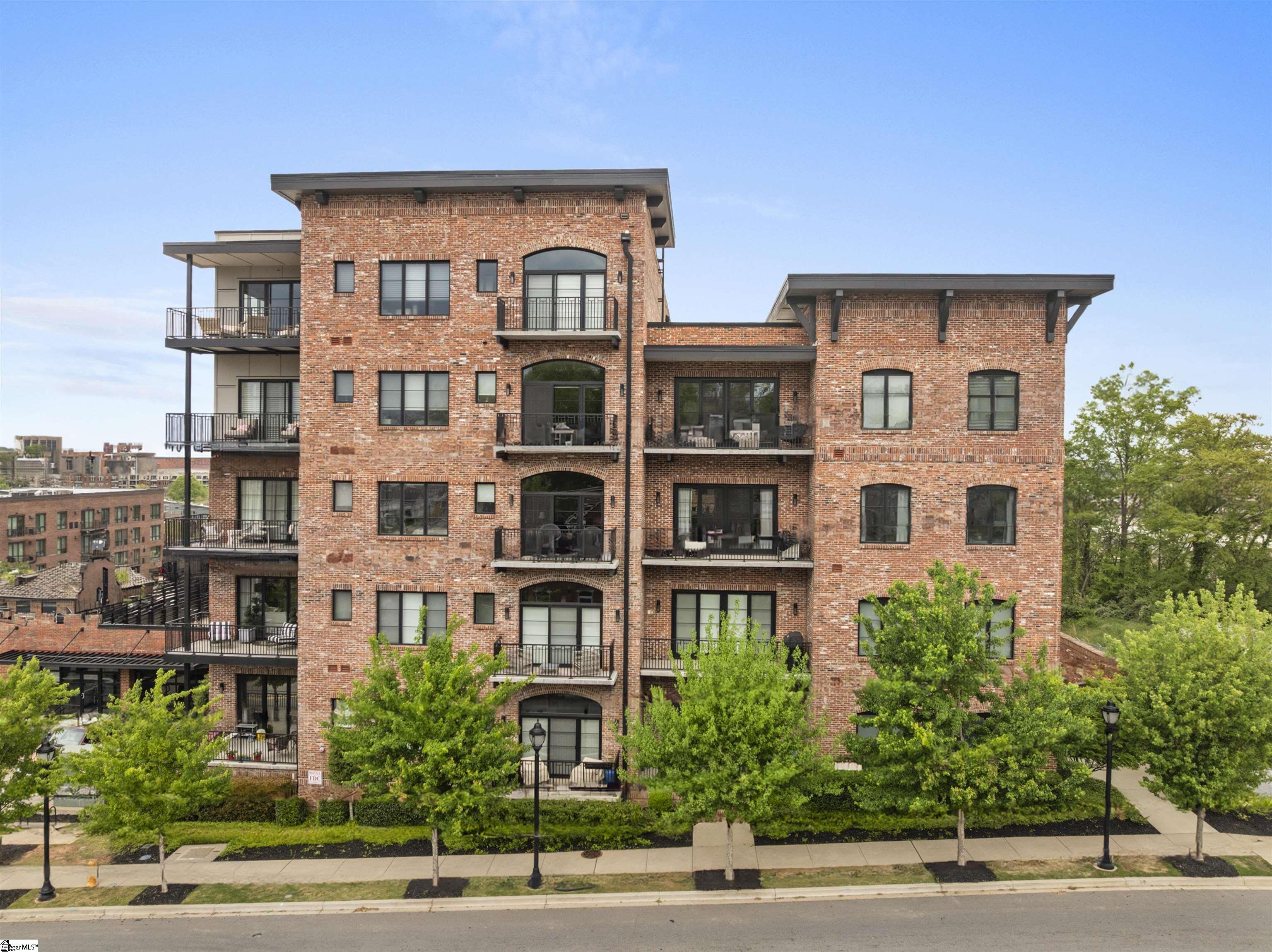 Property Photo: 110 N Markley Street Unit 304 SC 29601