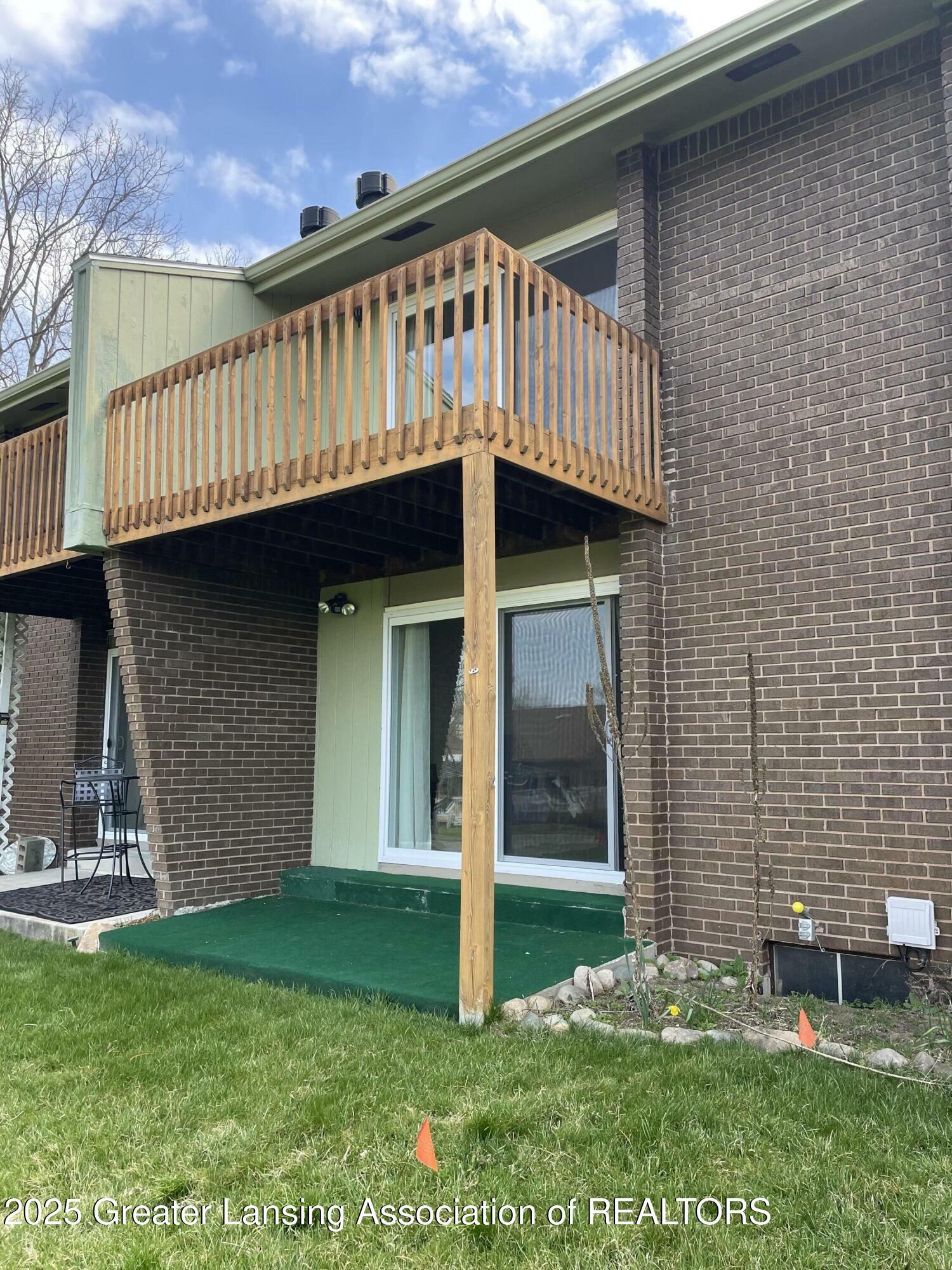 Property Photo: 515 N Putnam Street MI 48895