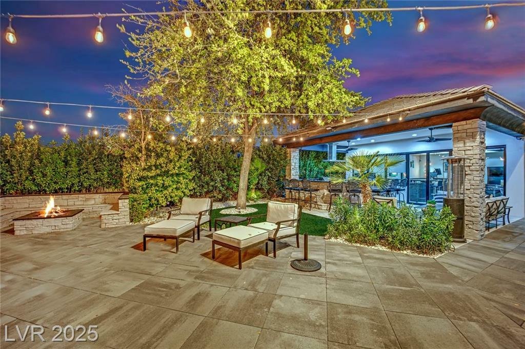 Property Photo: 2208 Point Rock Lane NV 89134