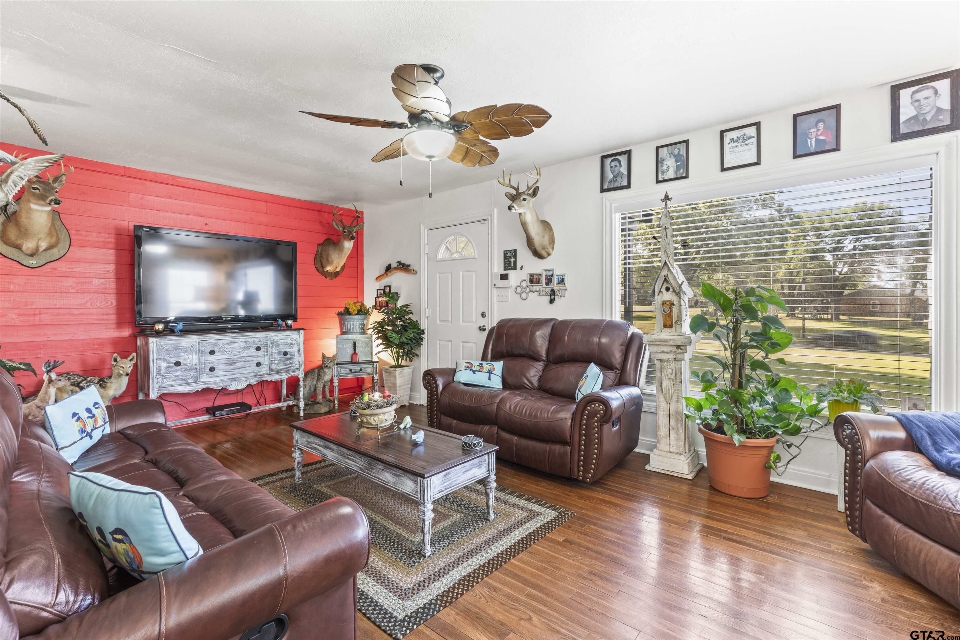 Property Photo: 815 E McDonald TX 75773