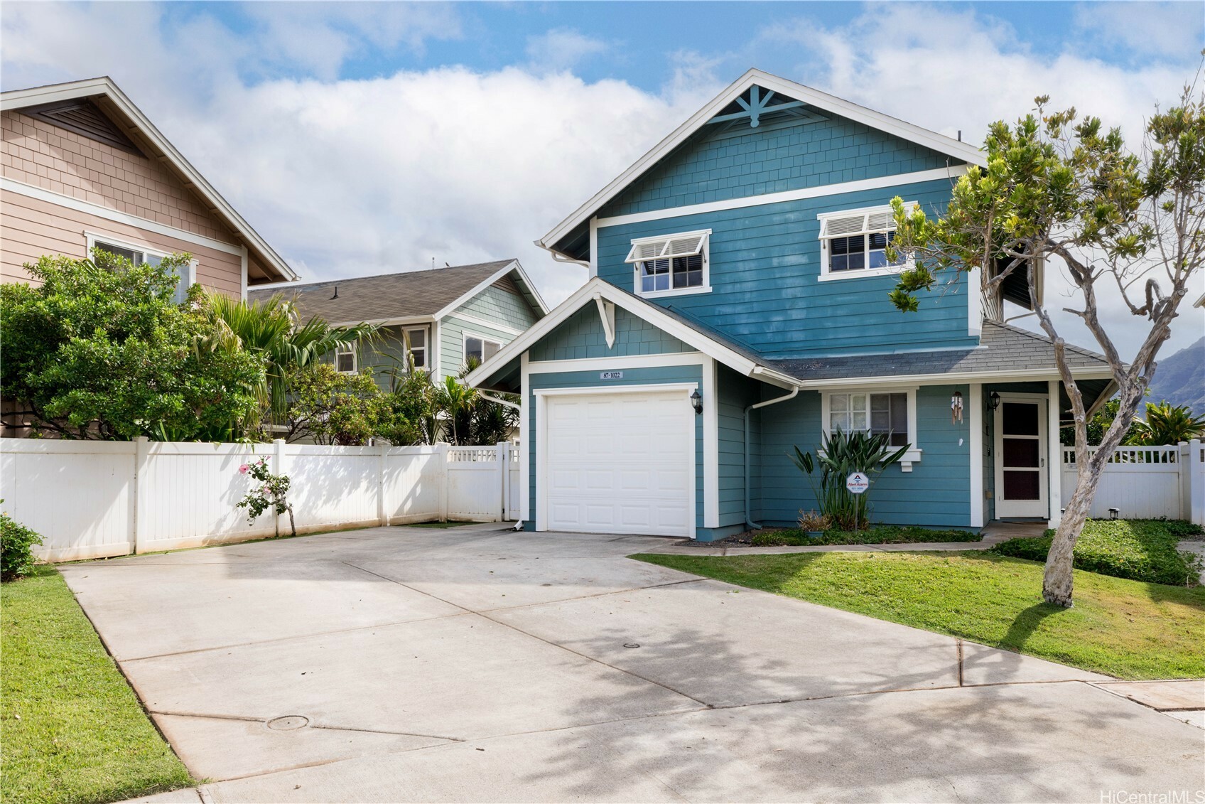 Property Photo: 87-1022 Kahiwelola Street HI 96792