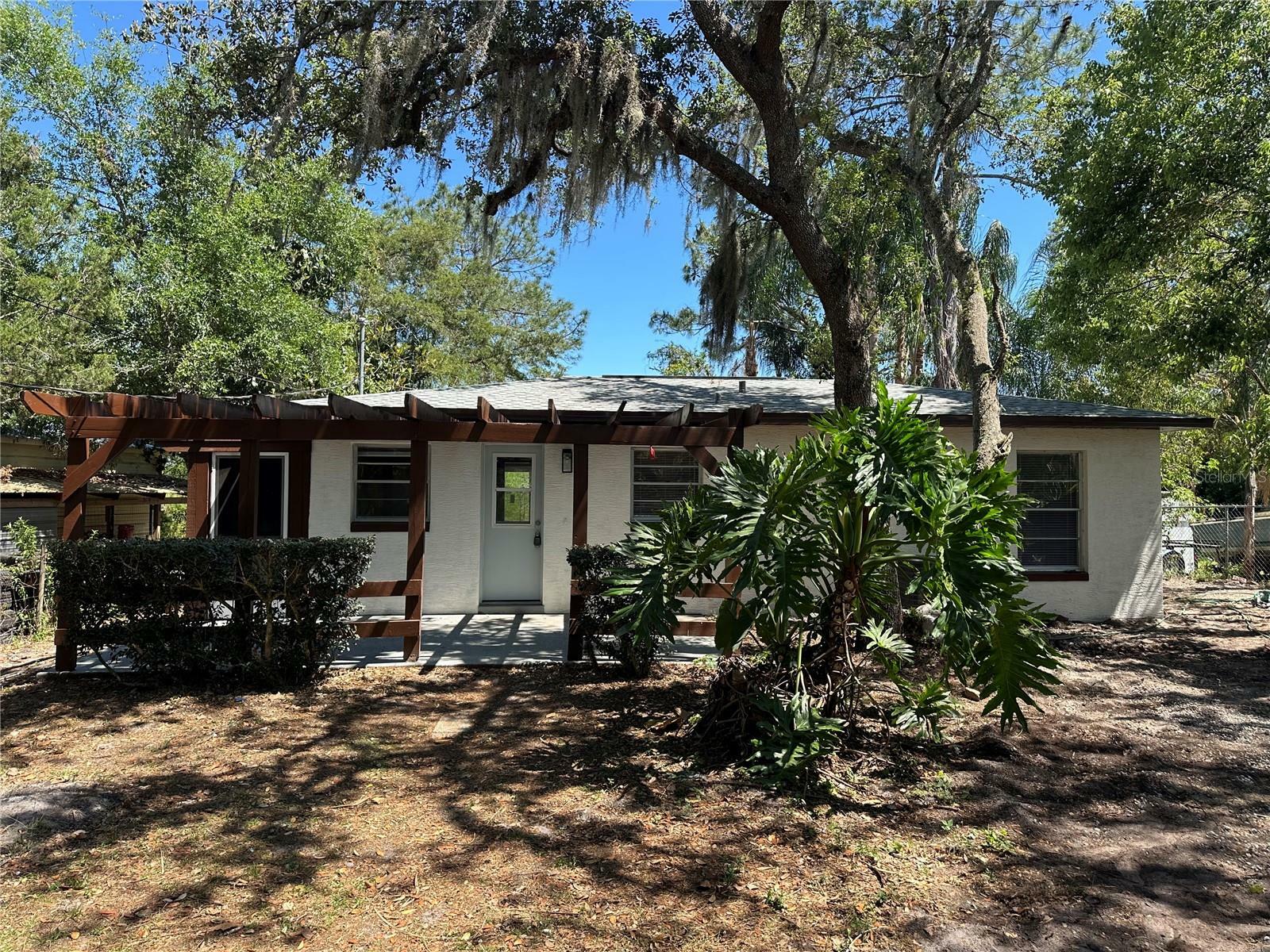 Property Photo: 2520 Park Lake Drive FL 32724