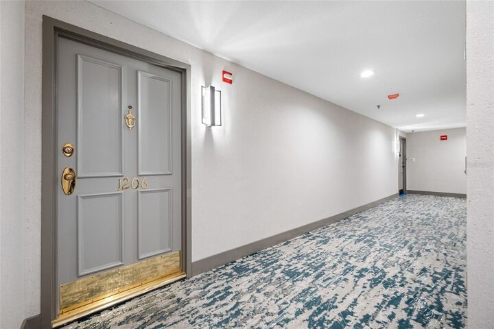 Property Photo: 7600 Bayshore Drive 1206 FL 33706