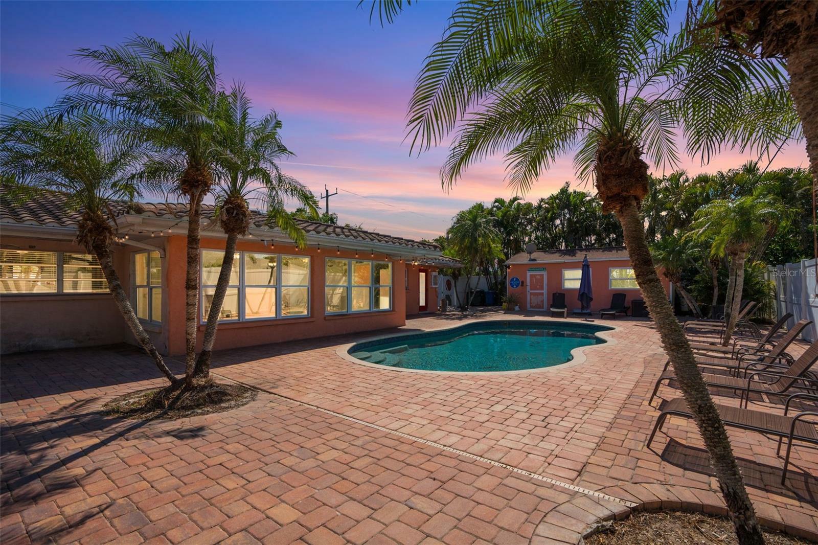 Property Photo: 2609 Webber Street FL 34239