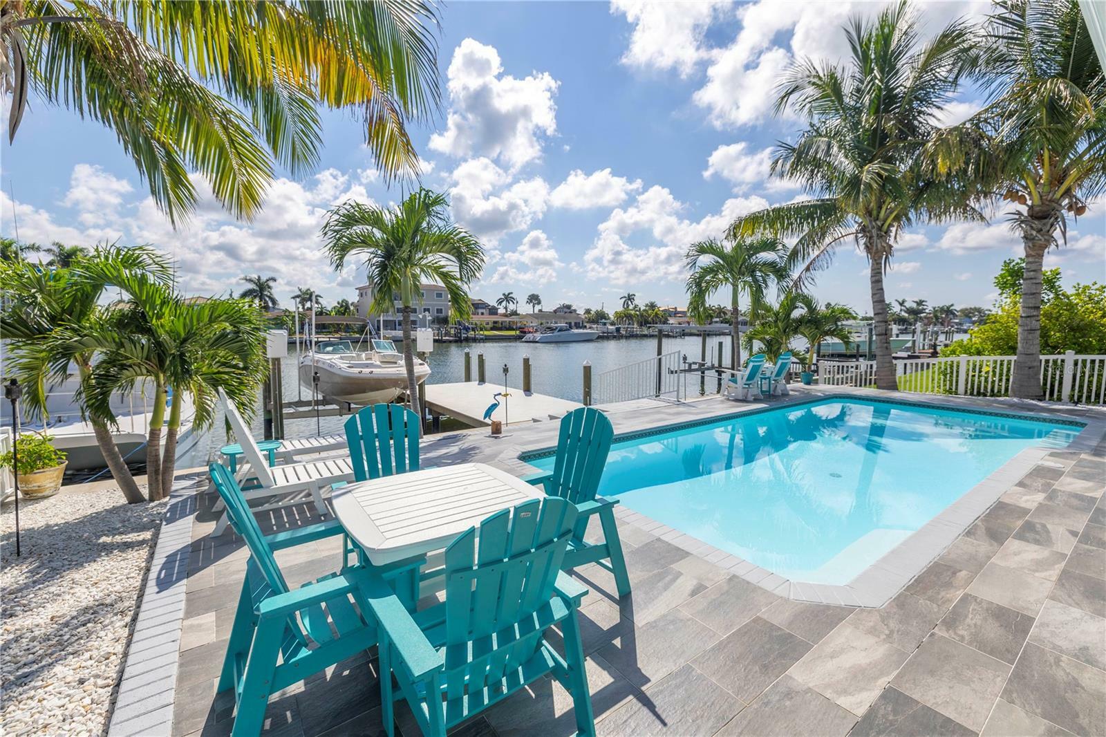 Property Photo: 533 Lillian Drive FL 33708