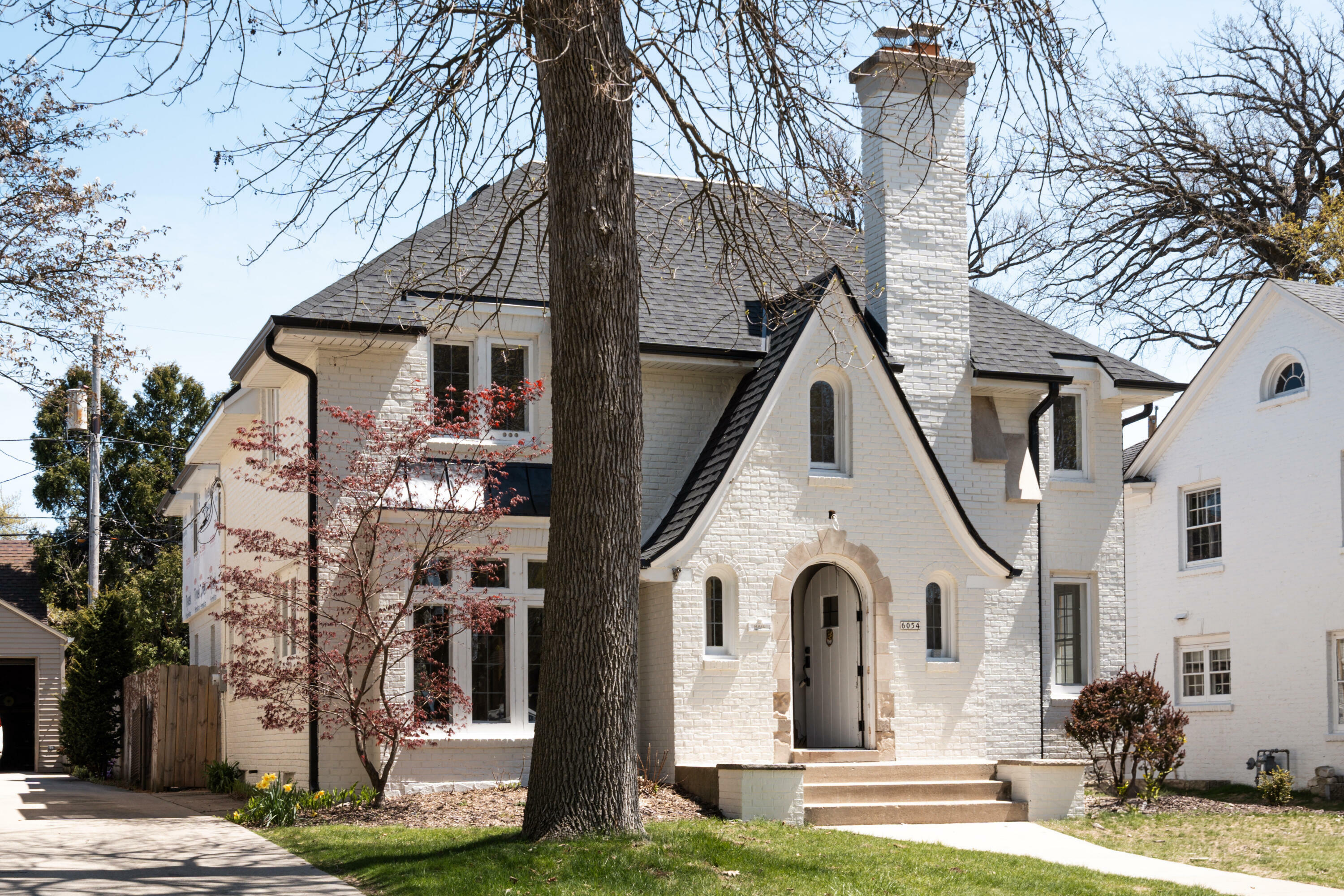 Property Photo: 6054 N Bay Ridge Ave WI 53217