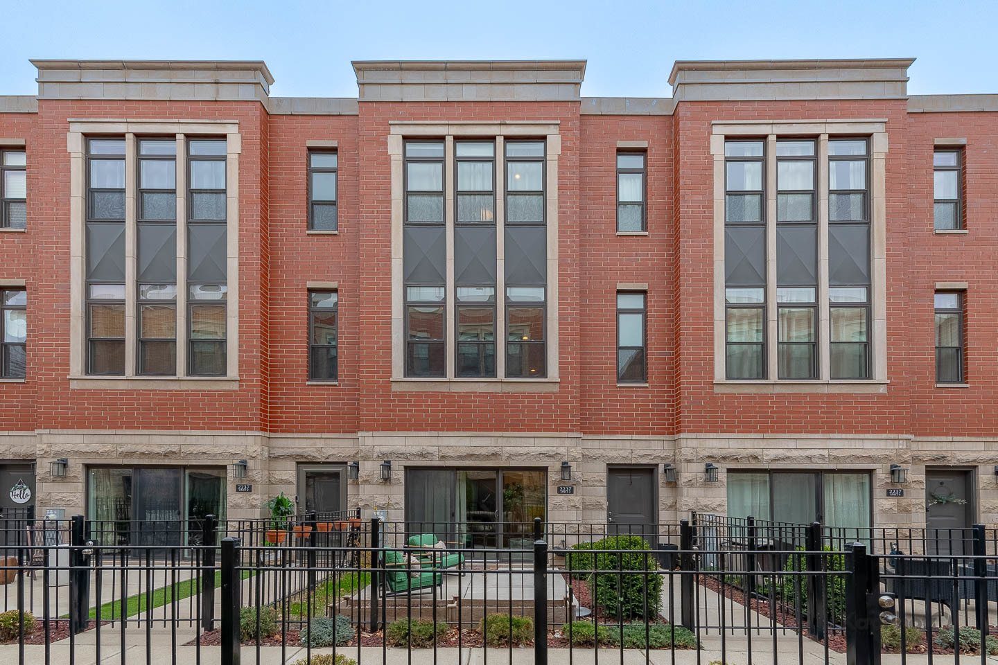 Property Photo: 2237 W Coulter Street 3 IL 60608