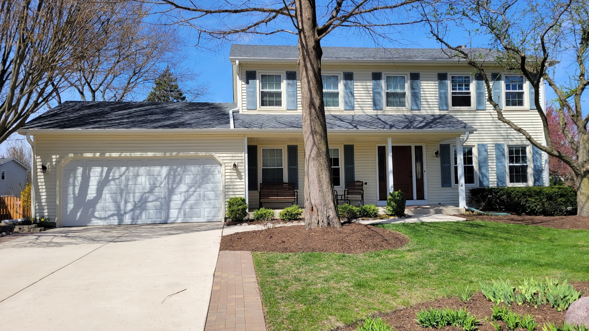 Property Photo: 1817 Paddock Court IL 60565