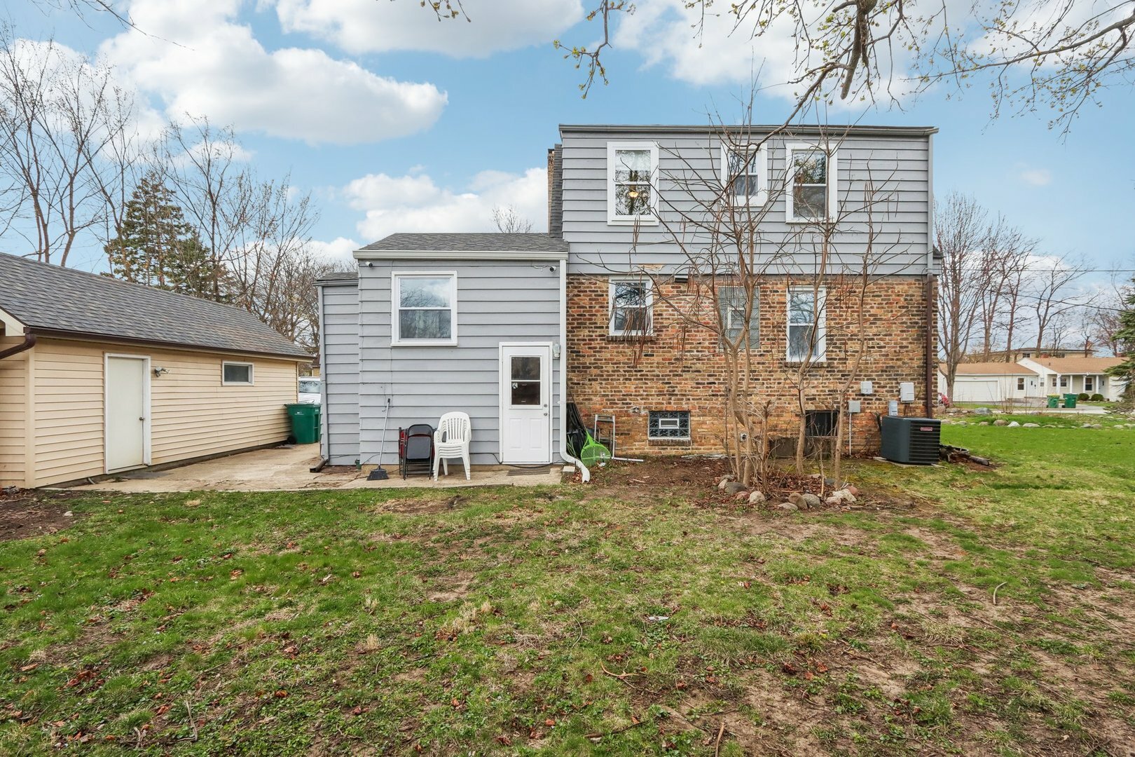 Property Photo: 197 6th Street IL 60090
