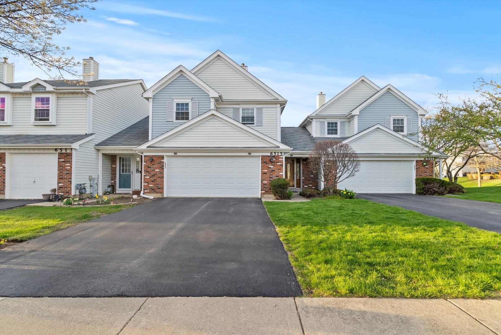 Property Photo:  6515 Barclay Court  IL 60516 