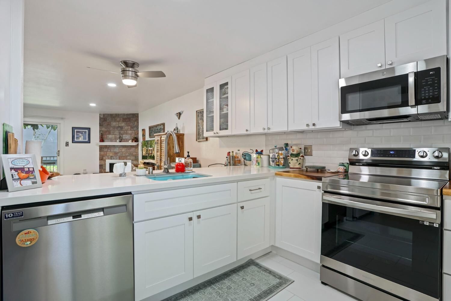 Property Photo:  6610 Embarcadero Drive 7  CA 95219 