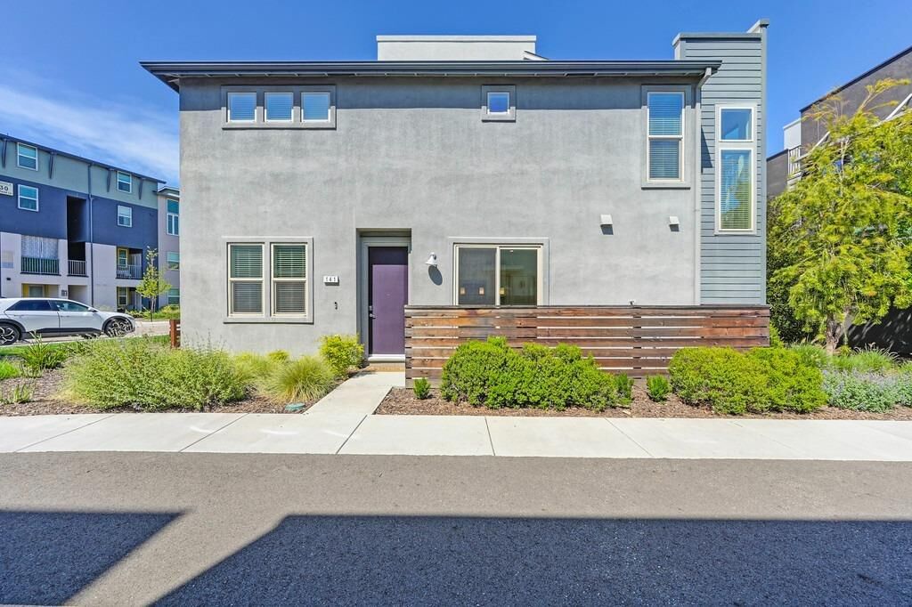 Property Photo:  141 Log Pond Lane  CA 95818 