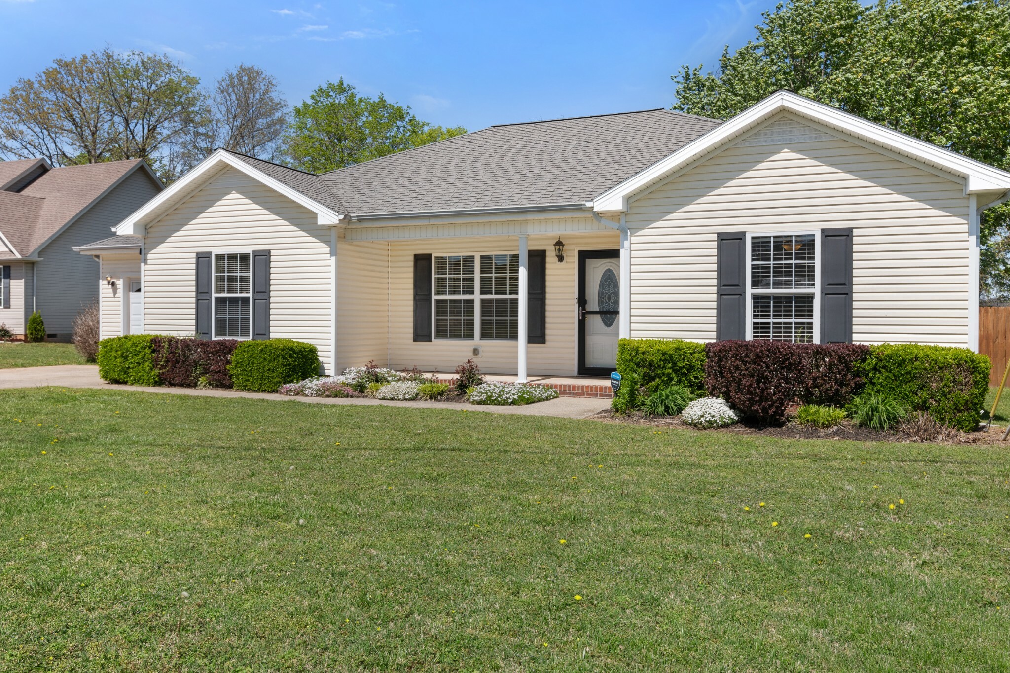 Property Photo:  983 Wing Tip Cir  KY 42240 