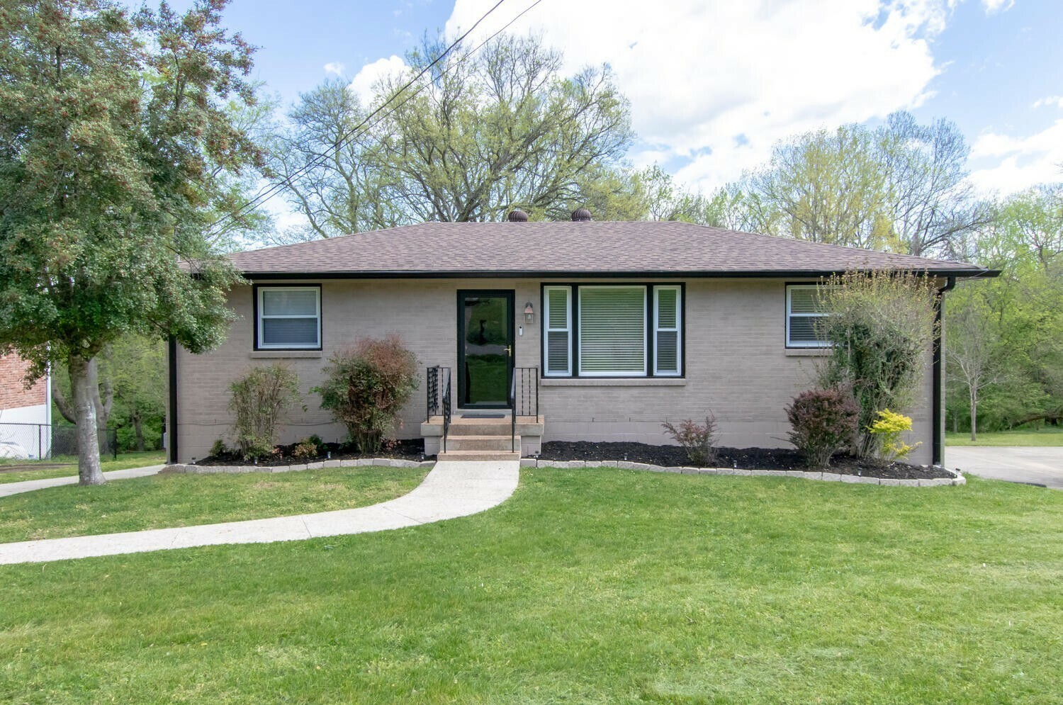 1823 Willow Springs Dr  Nashville TN 37216 photo