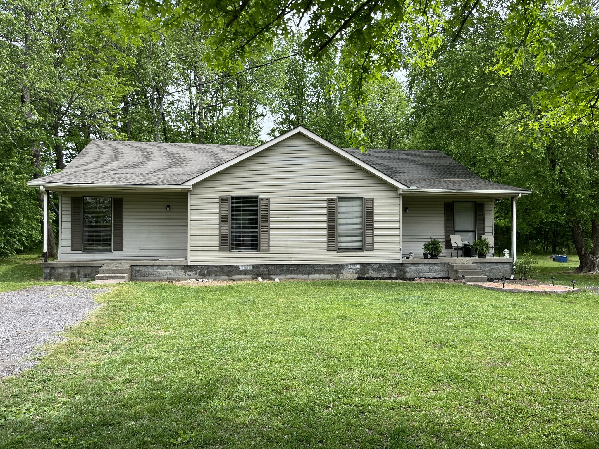 2039 Old Greenbrier Pike  Greenbrier TN 37073 photo