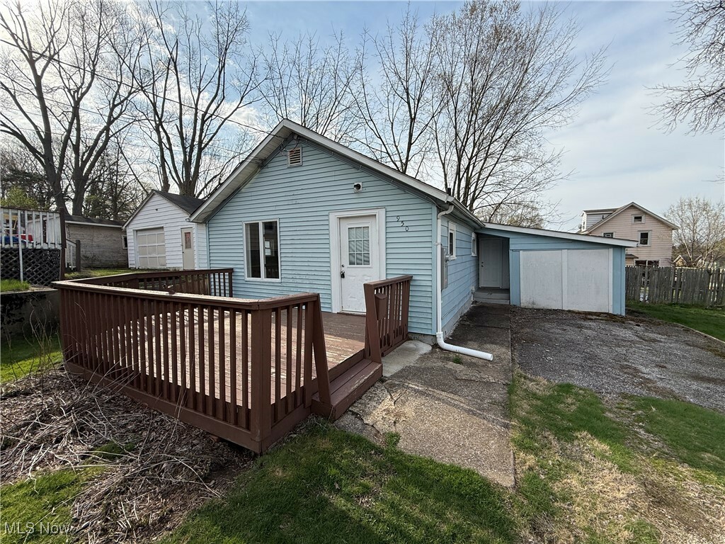 Property Photo: 950 Harrison Avenue OH 44314