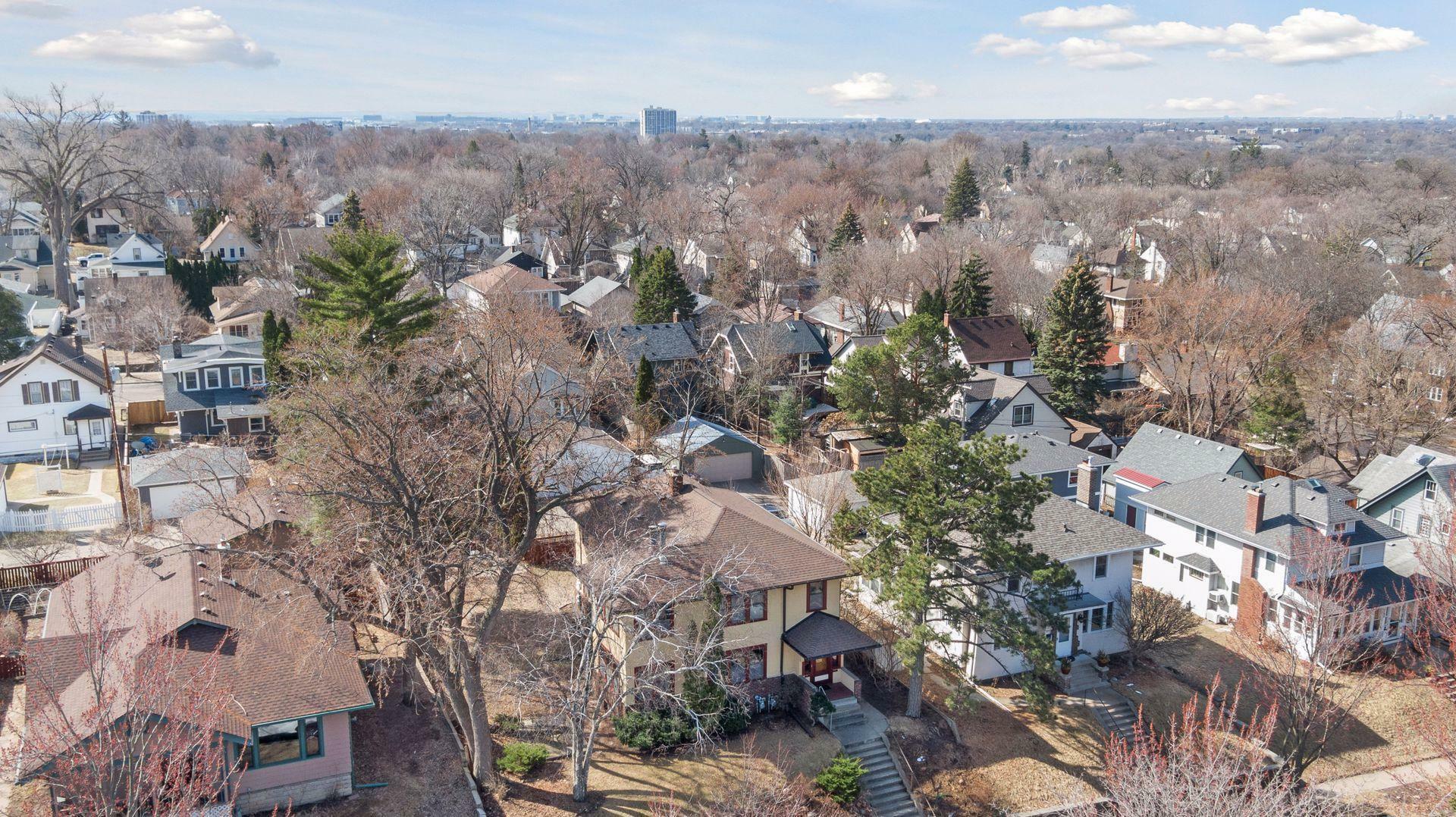 Property Photo: 2092 Fairmount Avenue MN 55105