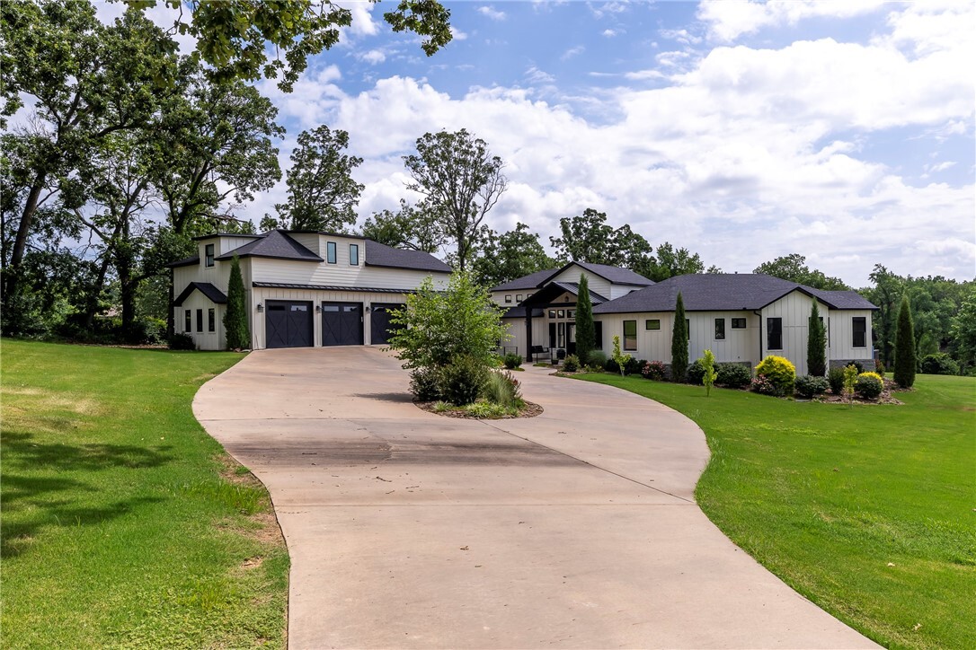 Property Photo: 740 Gower Court AR 72712