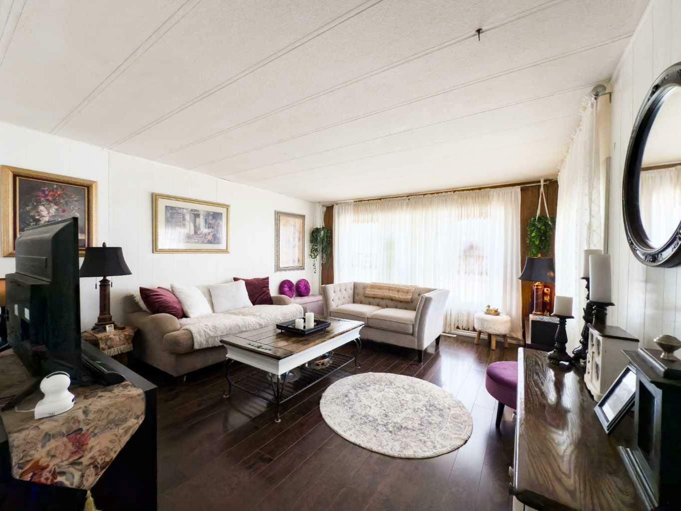 Property Photo: 133 Jarvis Street 279 AB T7V 1R6