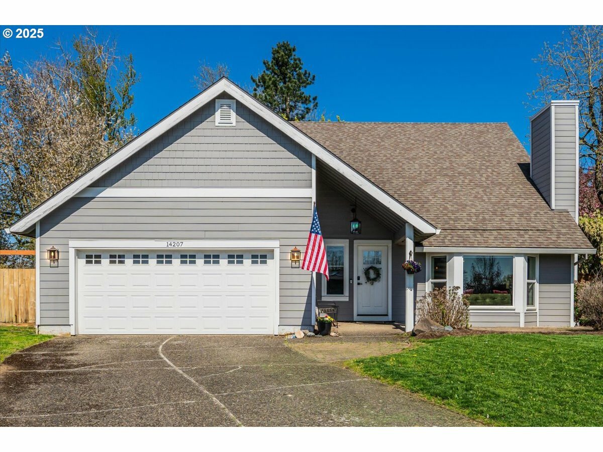 14207 SE Crystal Ct  Portland OR 97236 photo