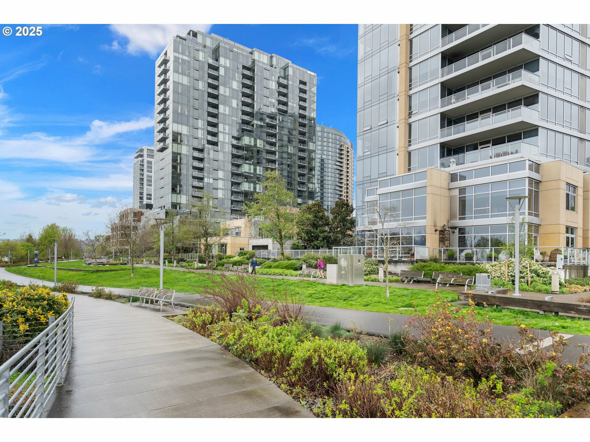 Property Photo: 3570 S River Pkwy 1005 OR 97239