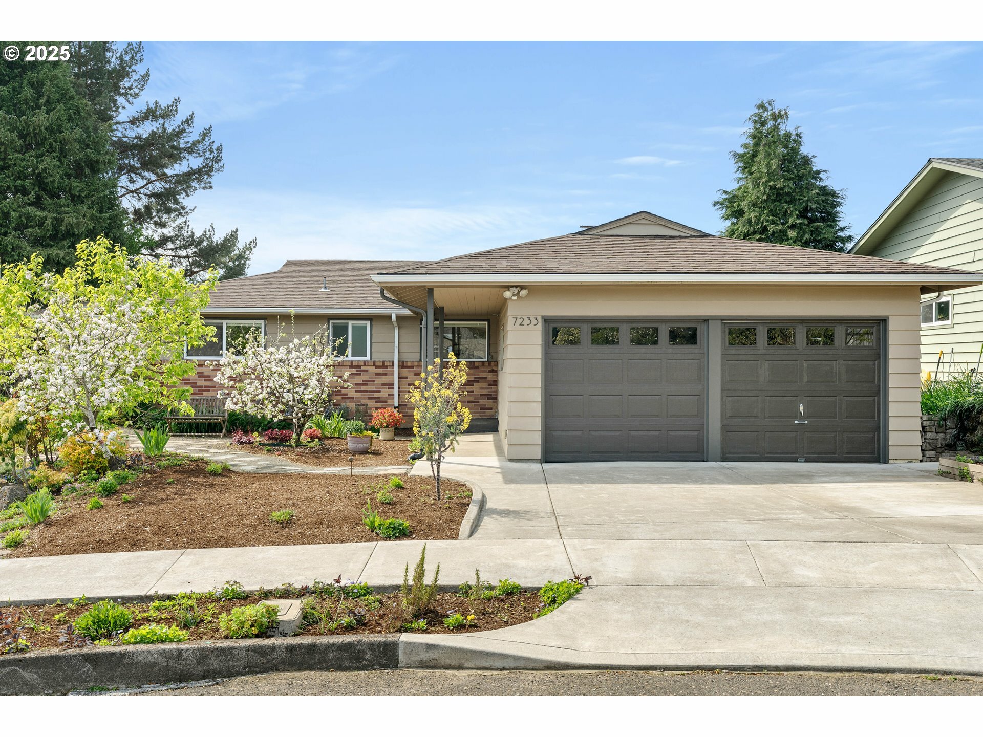 7233 SW 13th Ave  Portland OR 97219 photo