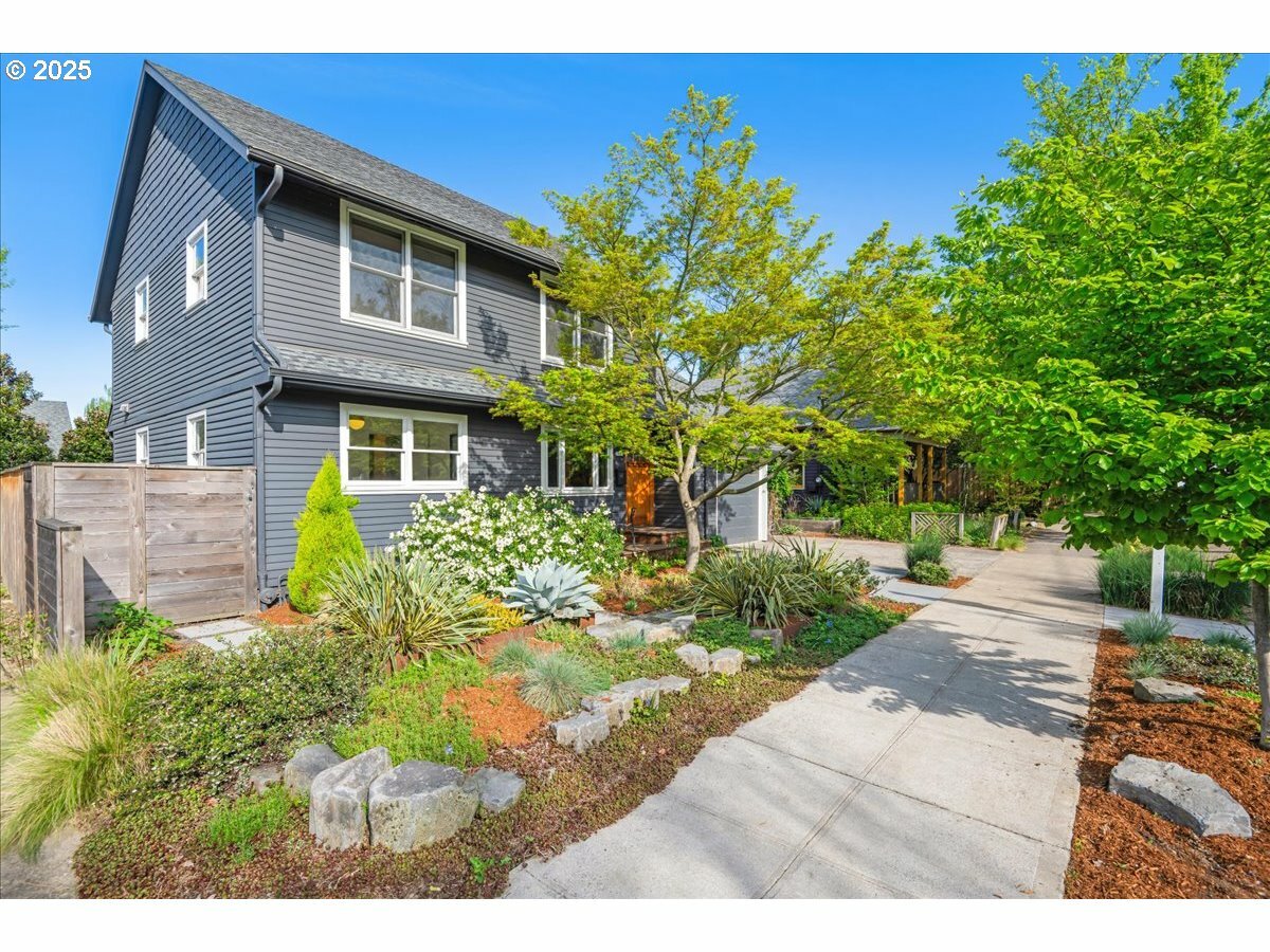 2825 SE 25th Ave  Portland OR 97202 photo