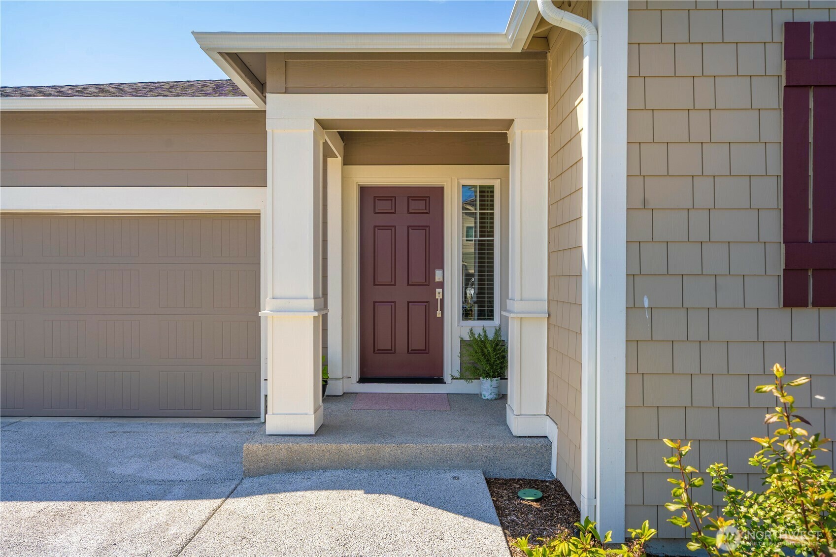 Property Photo: 19818 135th Avenue E WA 98338