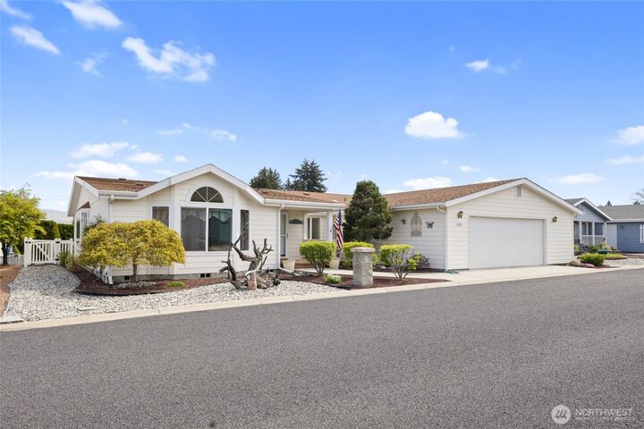 Property Photo: 1233 Woods Street WA 98801