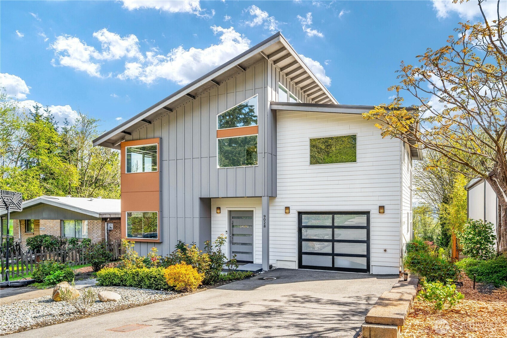 9028  45th Ave  NE  Seattle WA 98115 photo