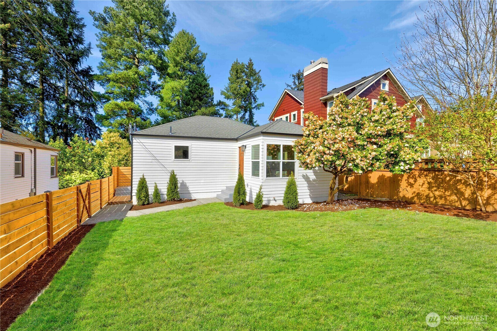 Property Photo: 828 NE 95th Street WA 98115