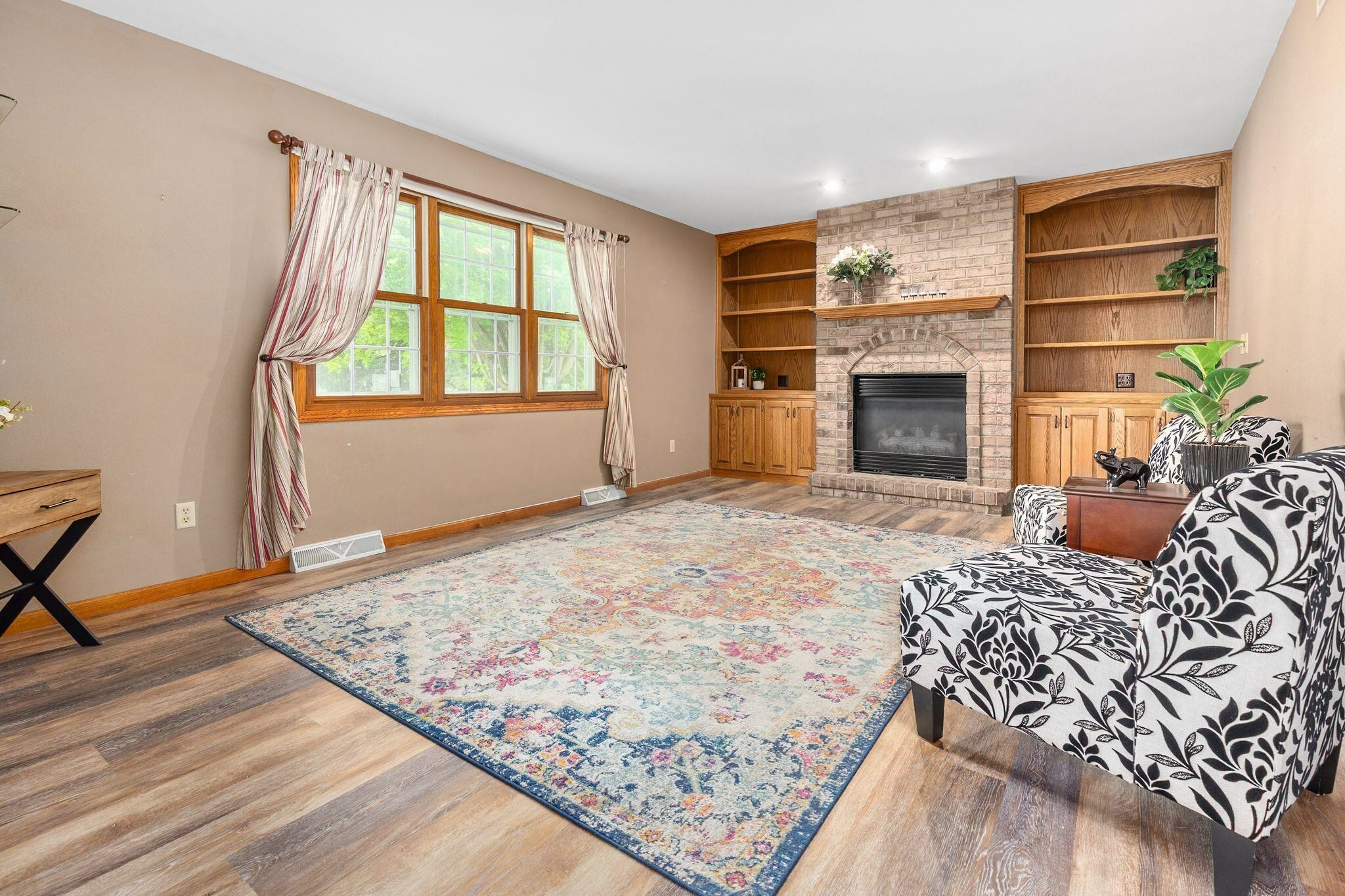 Property Photo:  101 Brookview Place  WI 54113-1222 