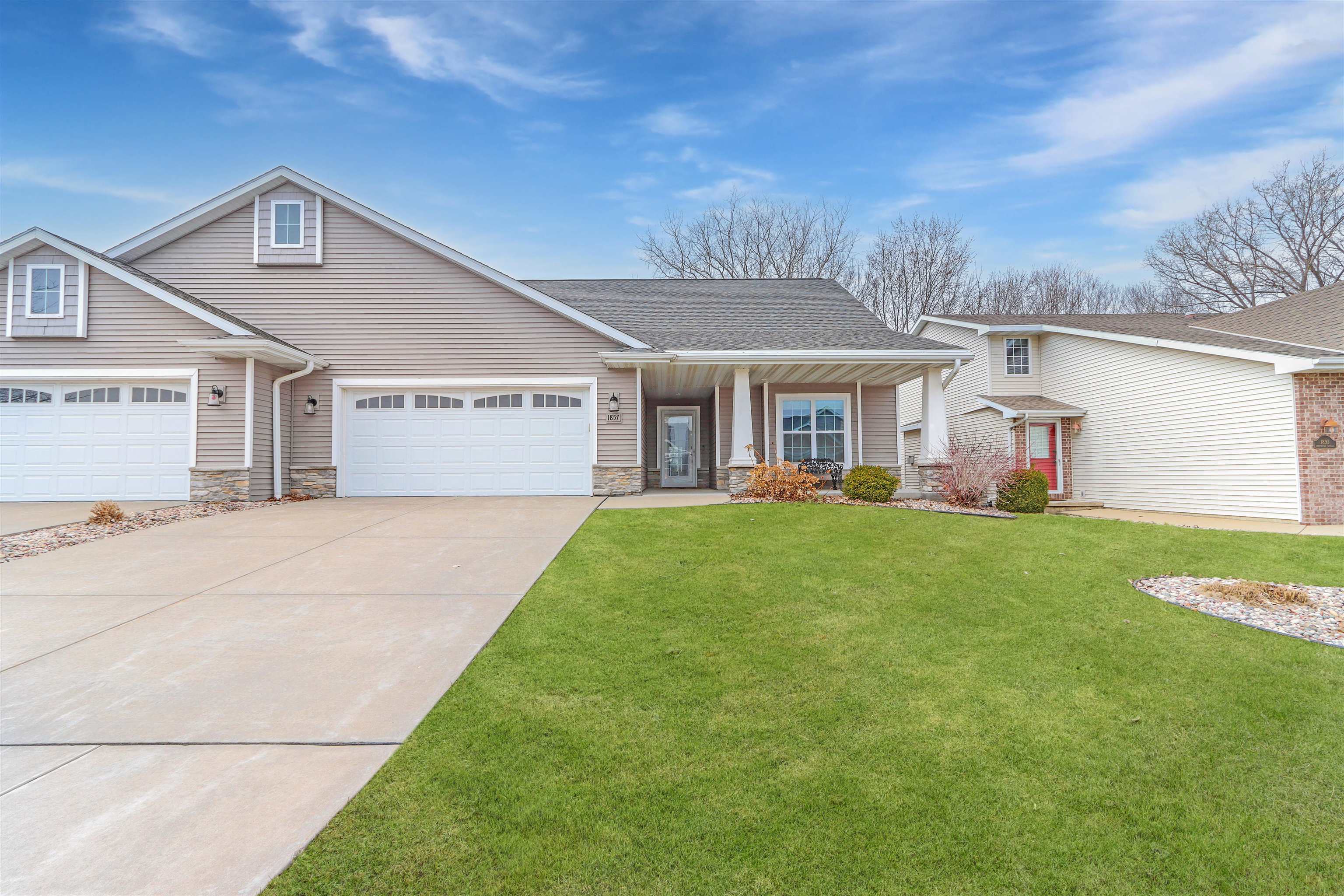 Property Photo: 1857 N Margaret Street WI 54913