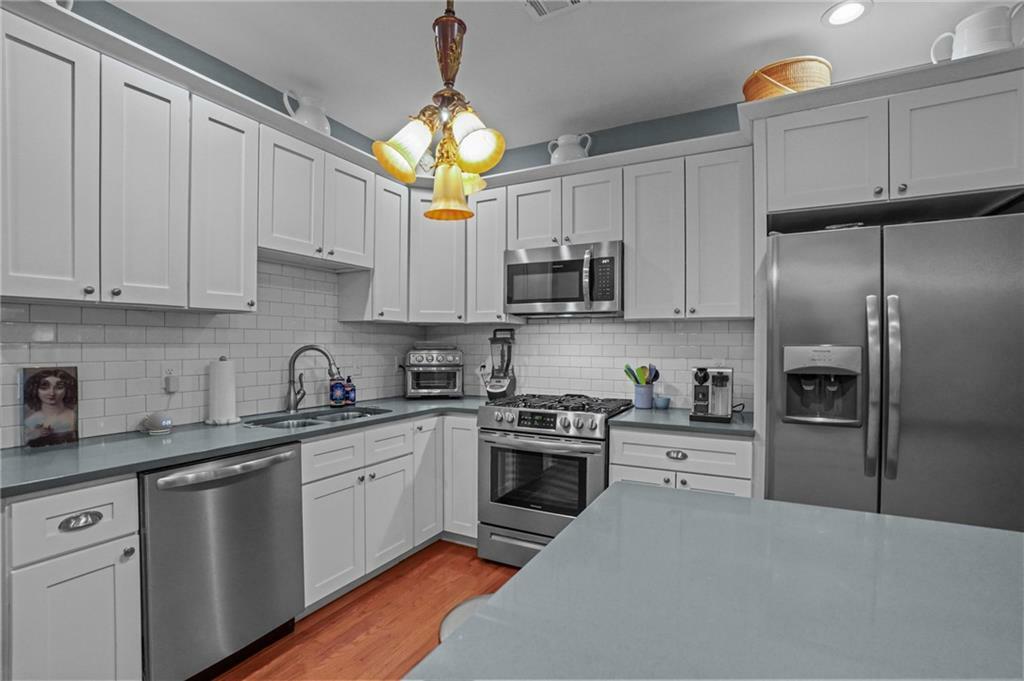 Property Photo:  7 Mount Hope Avenue 207  RI 02906 