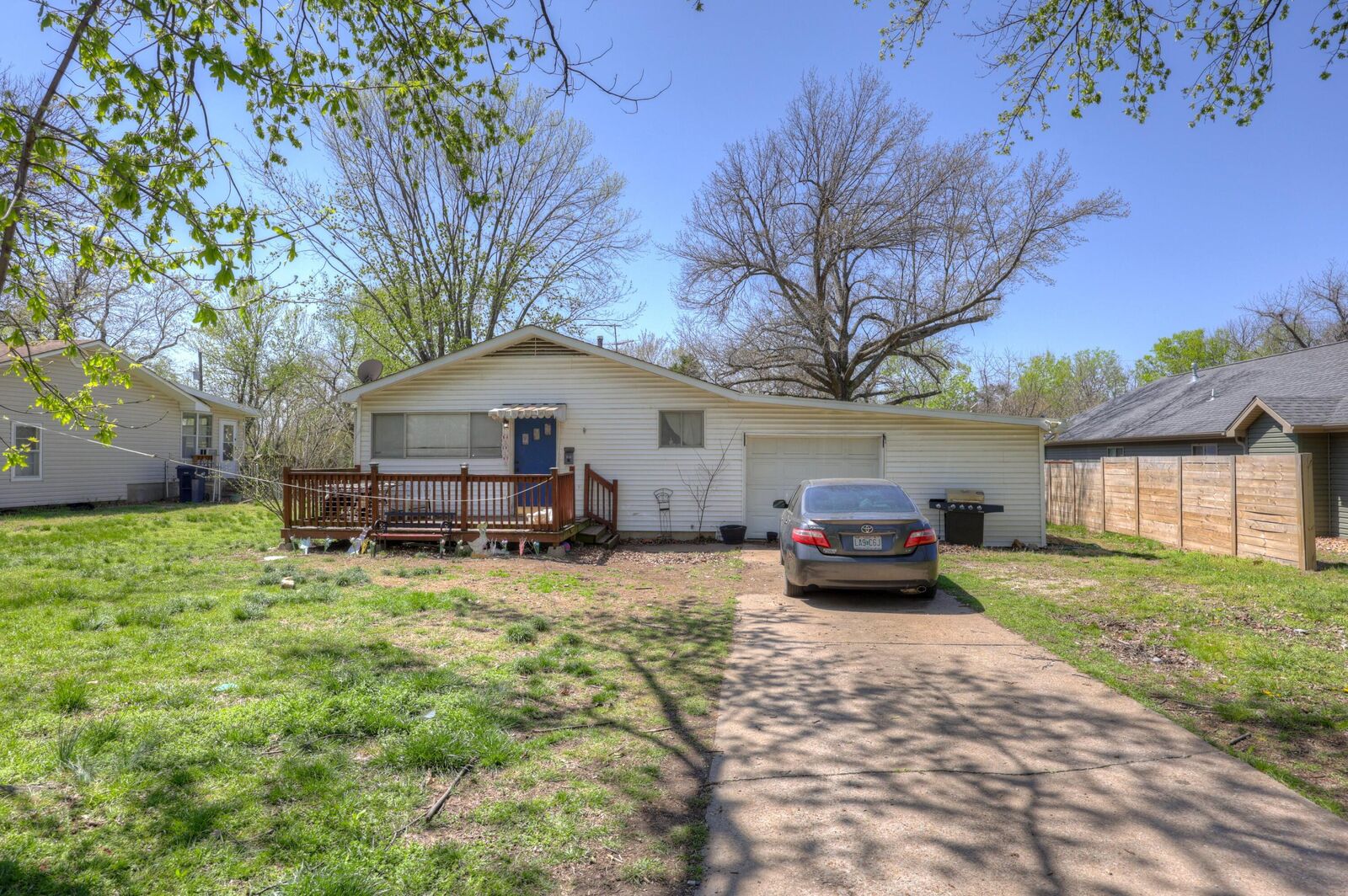Property Photo:  310 Forest Street  MO 64870 