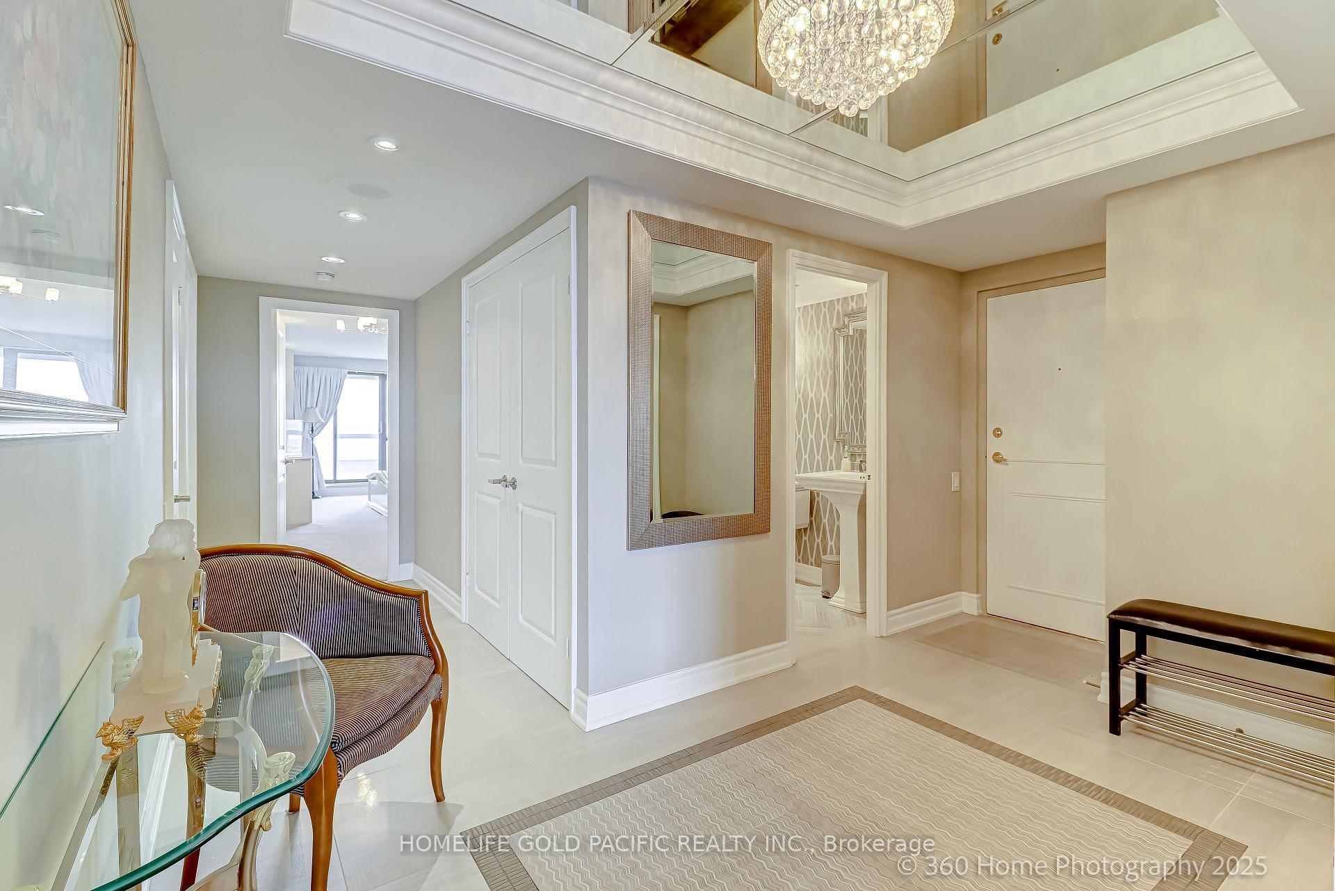Property Photo:  1 Concorde Place 1604  ON M3C 3K6 
