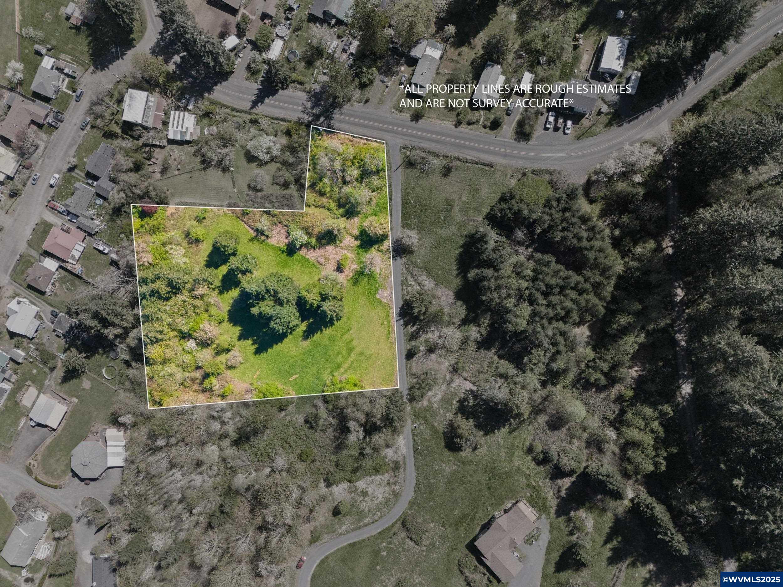 Property Photo: 220 21st (Next To, Lot #3903) Av OR 97386