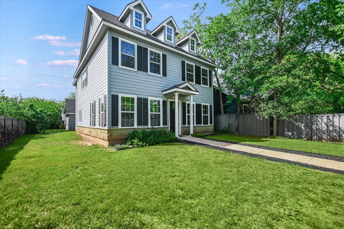 Property Photo:  5200 Avenue H  TX 78751