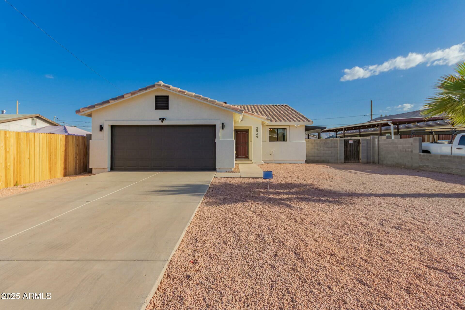 Property Photo: 2949 E Wier Avenue AZ 85040