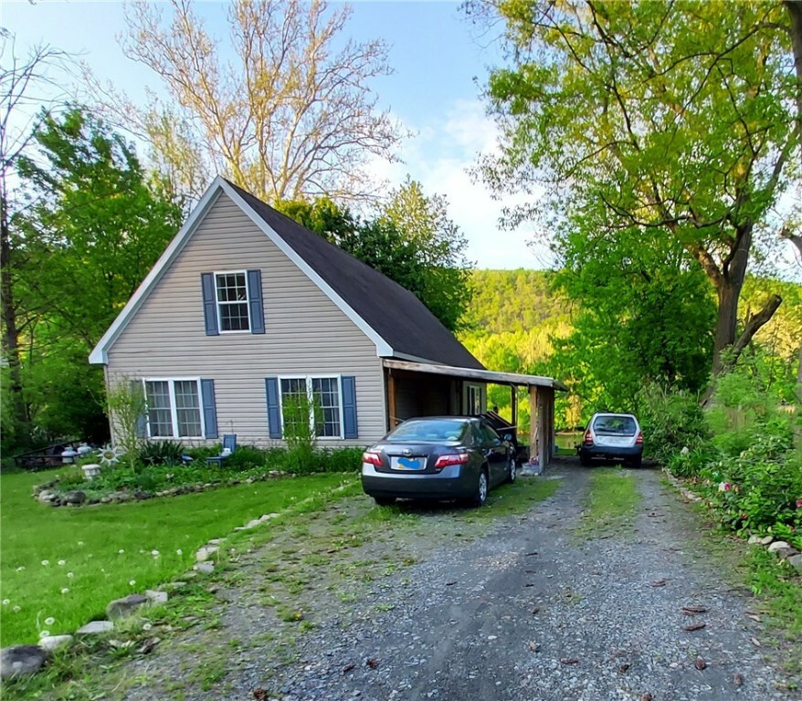 Property Photo:  64 Golden Glow Drive  NY 14905 