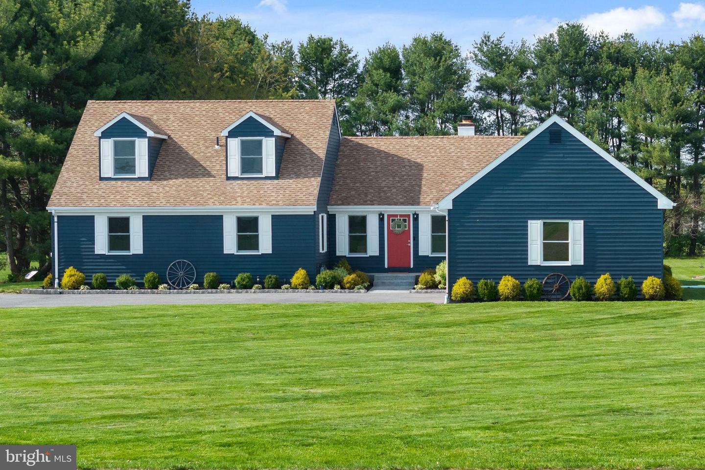 Property Photo:  11 Bridge Road  NJ 08048 