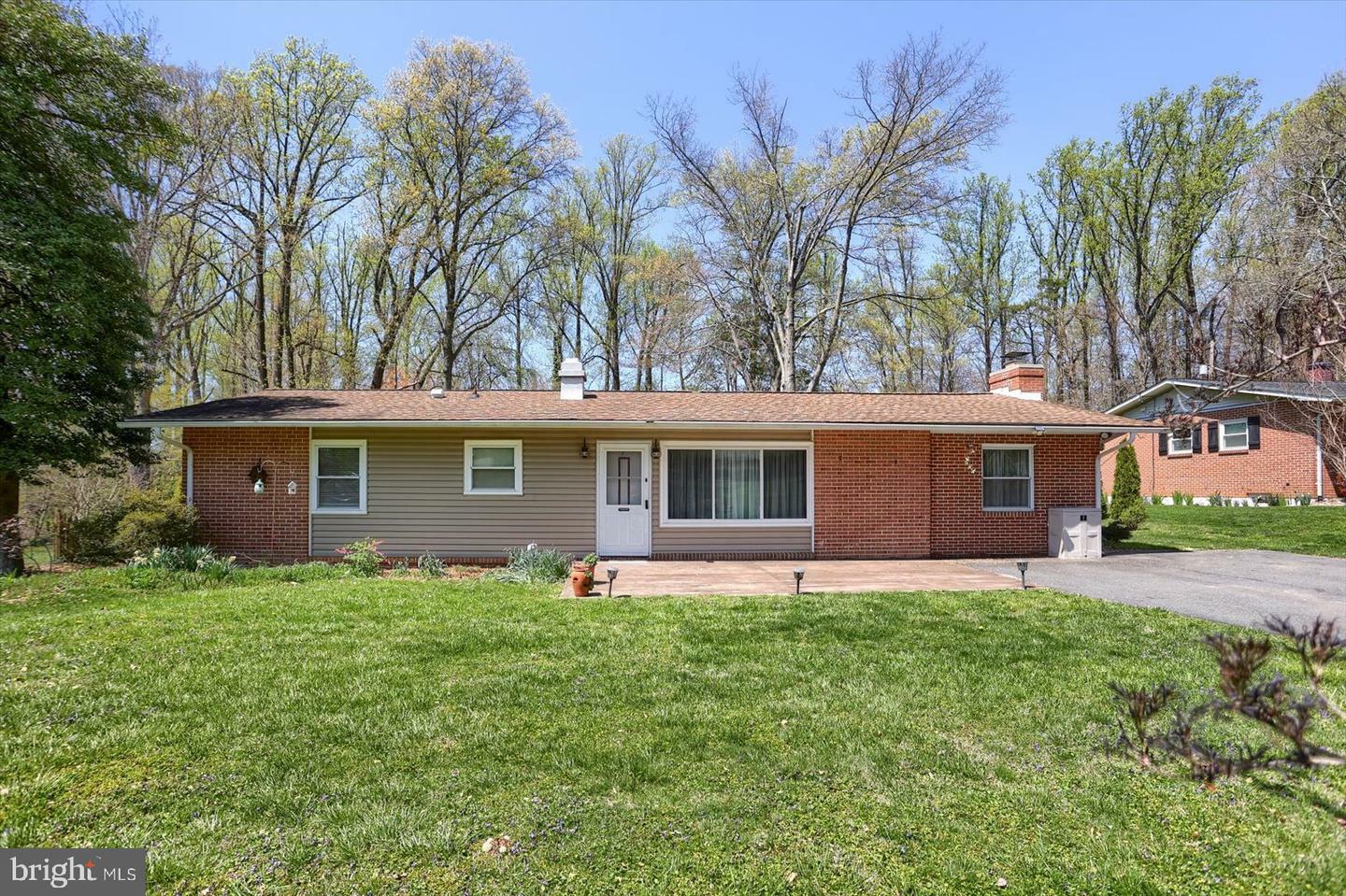 Property Photo: 118 W Belcrest Road MD 21014