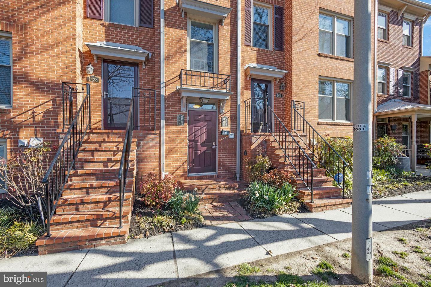 Property Photo: 1417 Oronoco Street 2-6 VA 22314