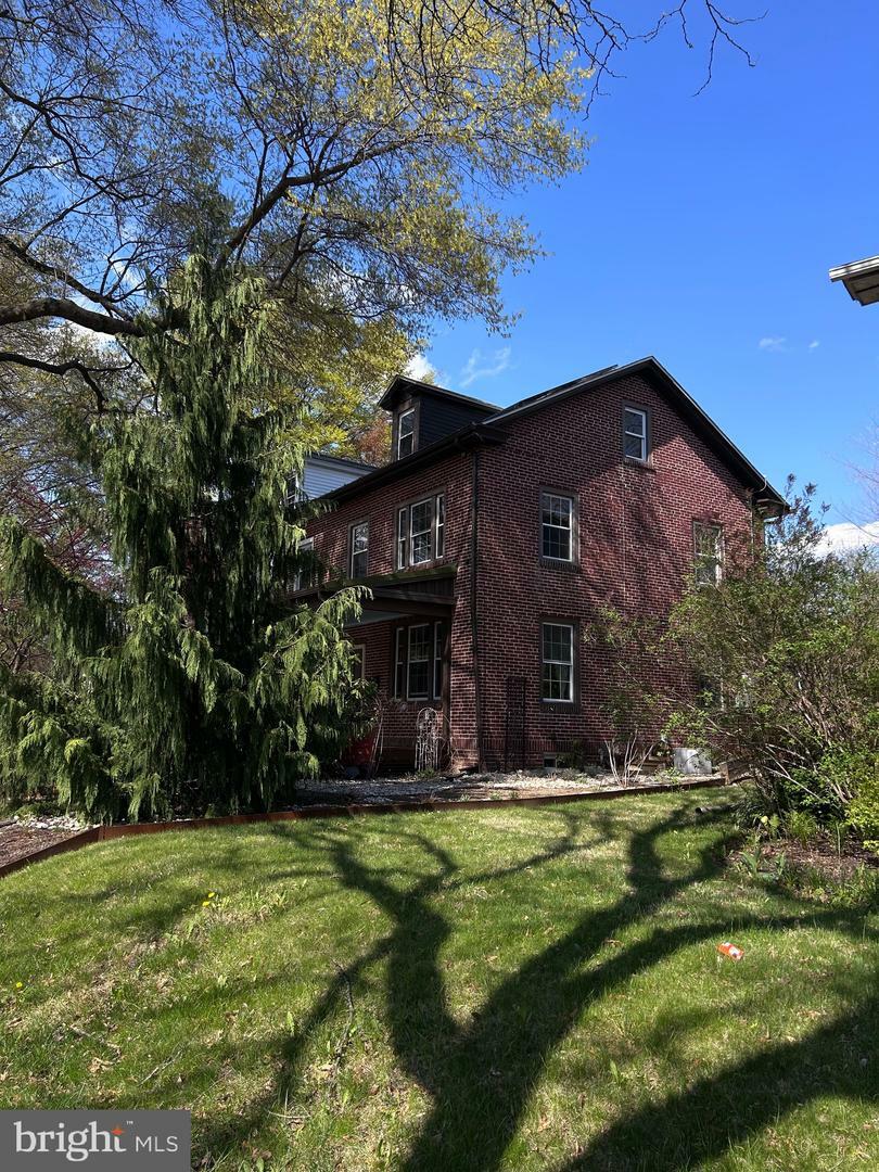 Property Photo: 415 S 5th Avenue PA 19611