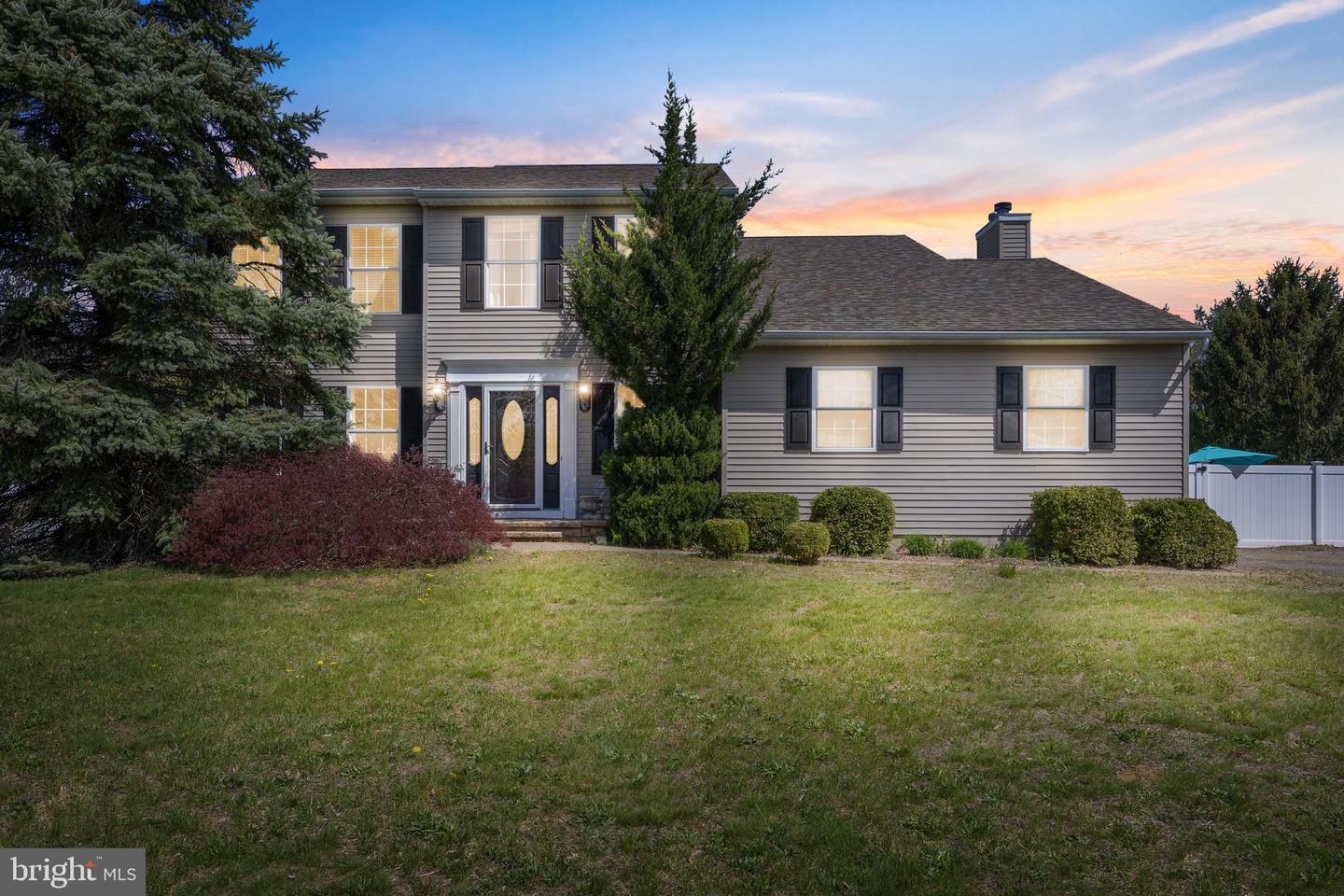 4 Alexander Drive  Allentown NJ 08501 photo