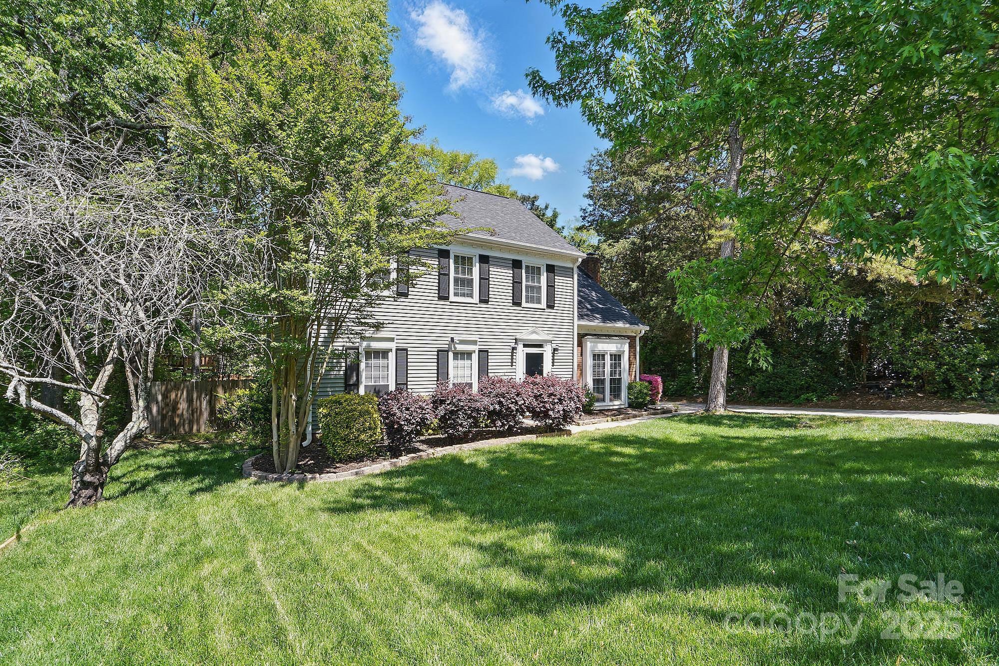 Property Photo: 2224 Clonmel Place NC 28262