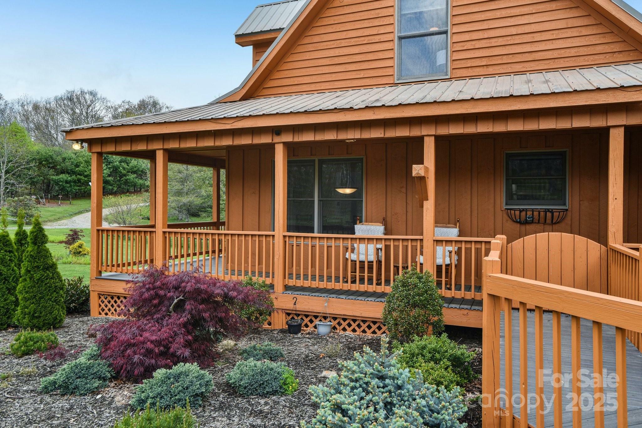 Property Photo: 531 Pioneer Ridge Road NC 28716